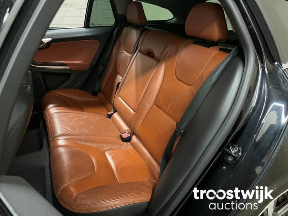 Volvo V60 1.6 T3 Momentum 150pk 2011 -Orig. NL-, 61-RHL-9