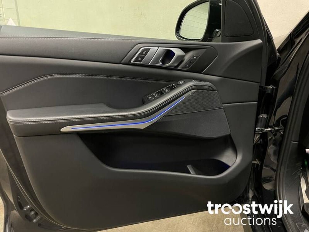 BMW M50d High Executive M50d 400pk 2019, J-024-JS