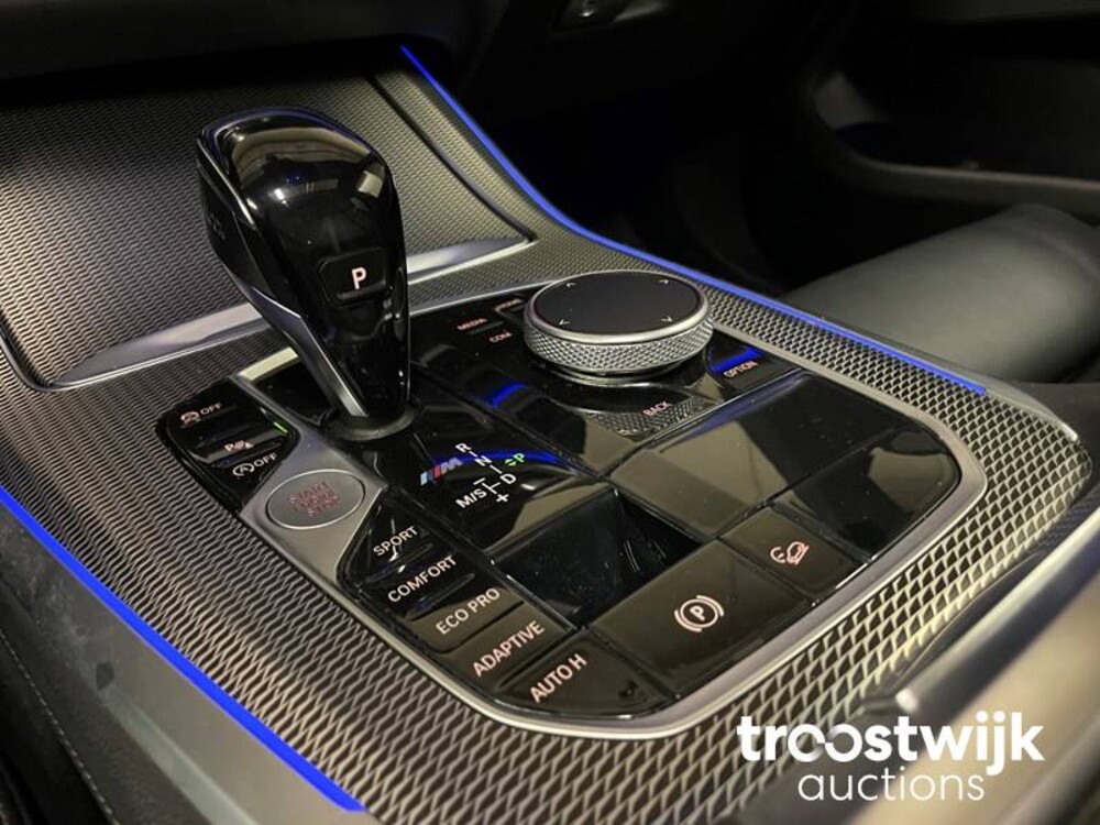 BMW M50d High Executive M50d 400pk 2019, J-024-JS