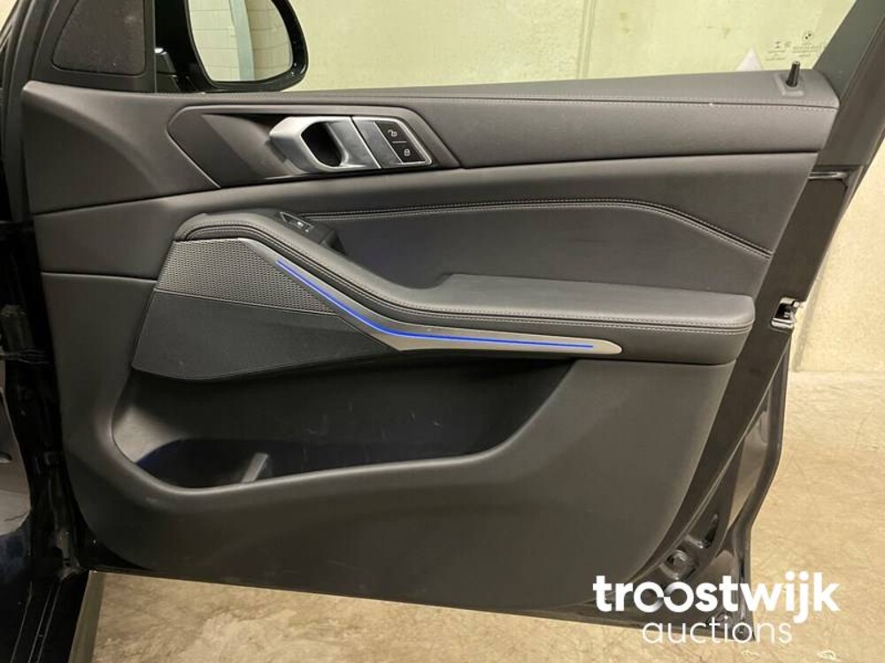 BMW M50d High Executive M50d 400pk 2019, J-024-JS