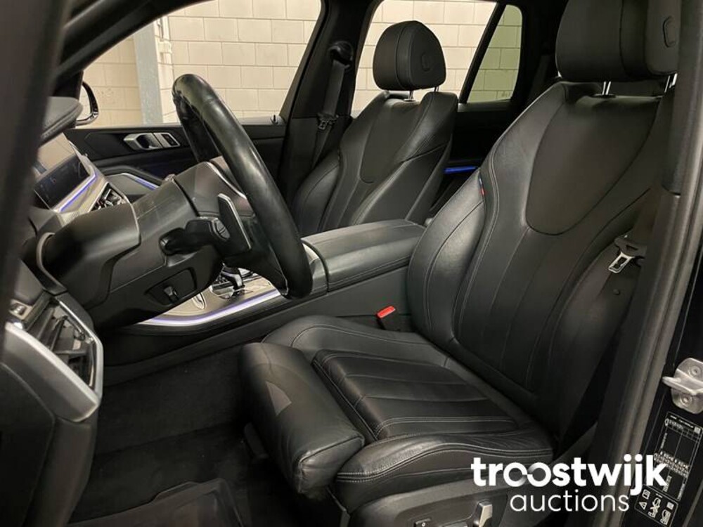 BMW M50d High Executive M50d 400pk 2019, J-024-JS