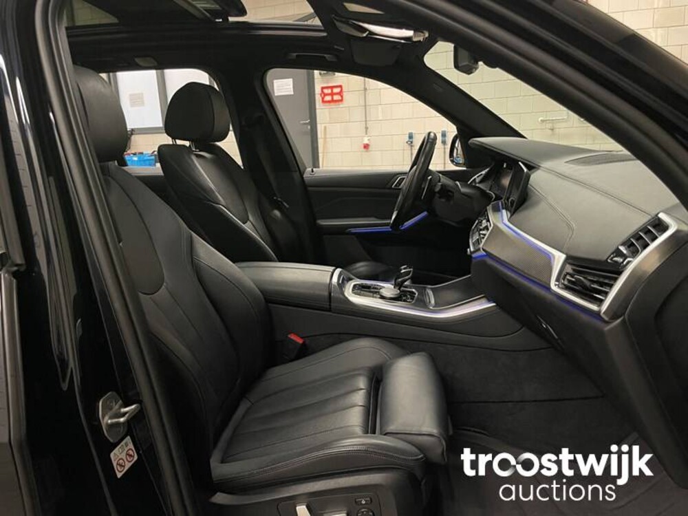 BMW M50d High Executive M50d 400pk 2019, J-024-JS