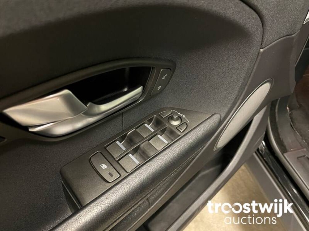 Land Rover Range Rover Evoque 2.2 eD4 2WD Pure 150pk 2015, 4-ZLN-66