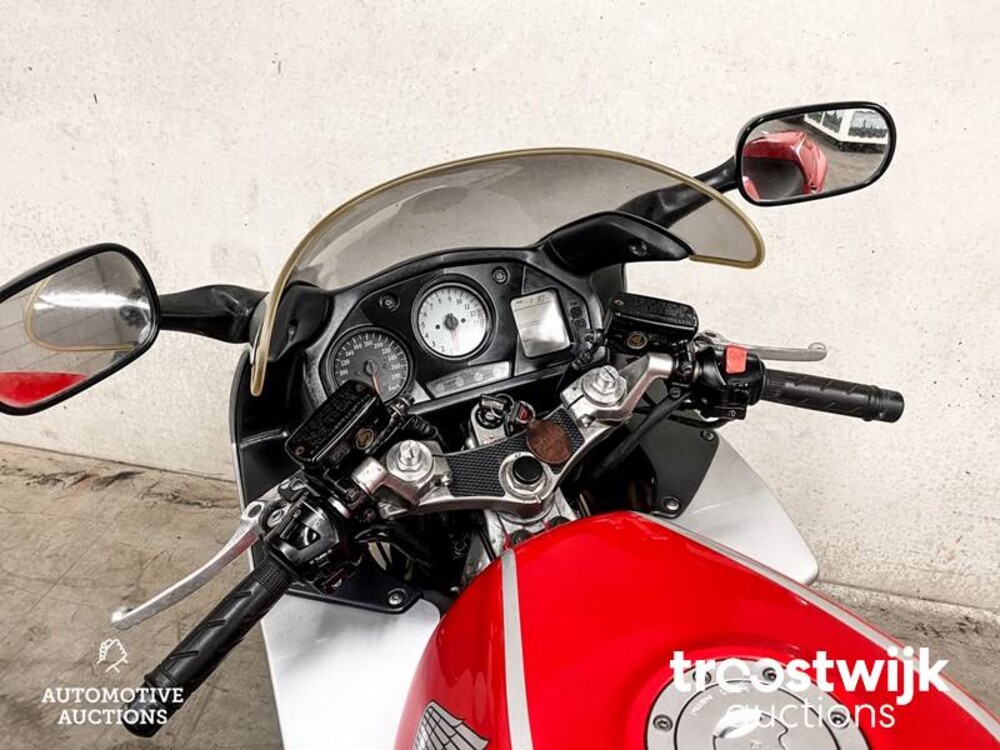 Honda VFR800FI 782cc 100pk 1999, MZ-02-VR