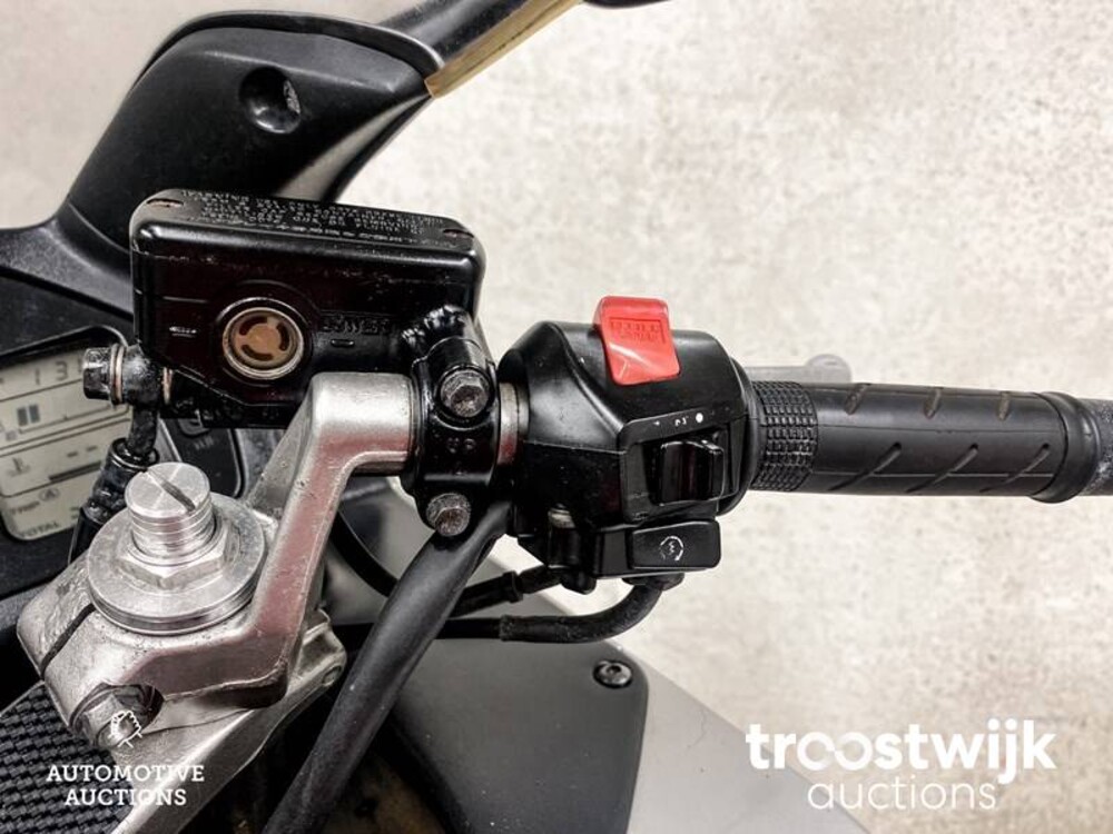 Honda VFR800FI 782cc 100pk 1999, MZ-02-VR