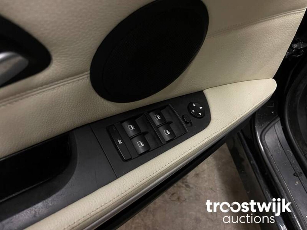 BMW 325i Touring Dynamic Executive 3-serie 218pk E90/E91 2006 -Orig. NL-, 80-SG-NK