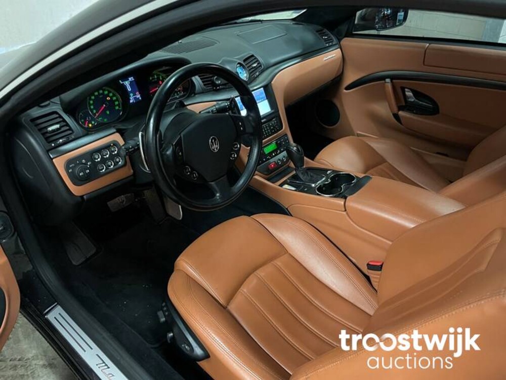 Maserati Granturismo 4.2 405pk 2013