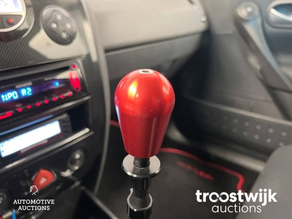 Renault Megane 2.0-16V T F1Team R26 2.0-16V 230pk 2009, L-163-GR