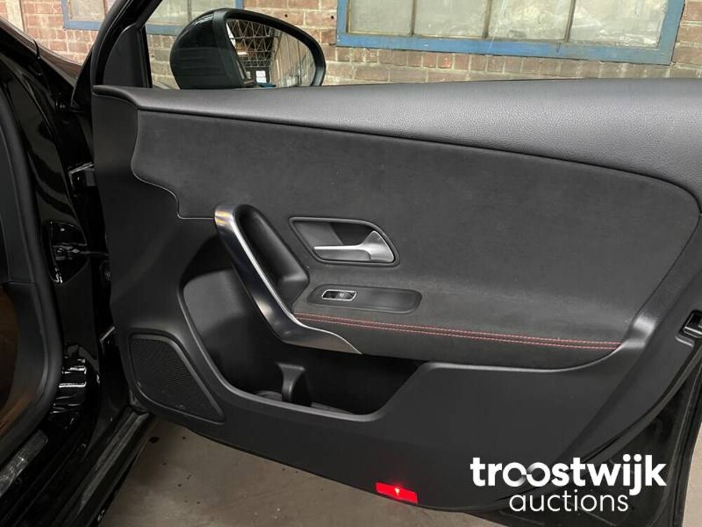 Mercedes-Benz 180d Business Solution 116 PS 2018 A-Klasse, XJ-192-K