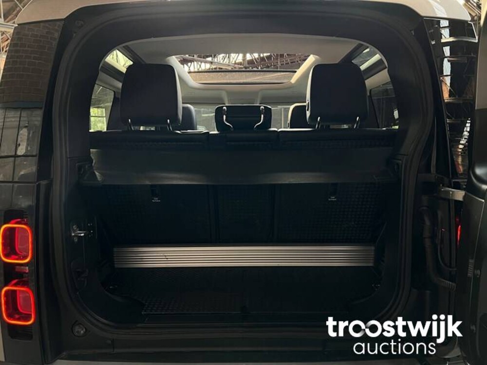 Land Rover Defender 3.0 D250 90 X-Dynamic SE 249hp 2021, L-453-GX