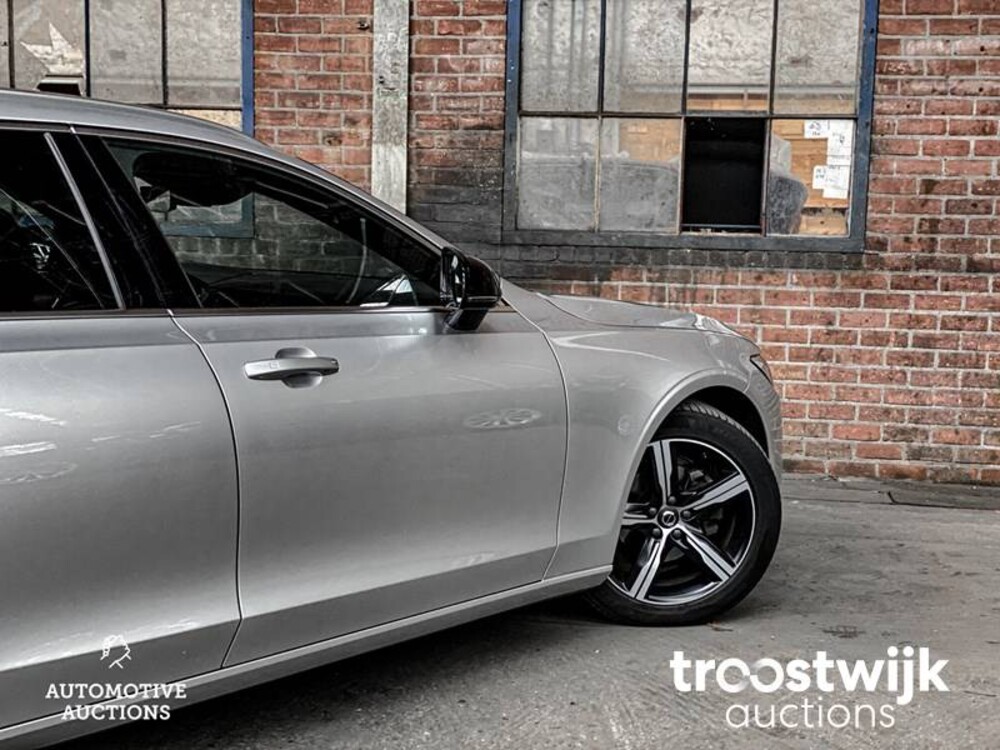 Volvo V90 2.0 D3 R-Design 150PS 2018 -Orig. NL-, TD-326-B