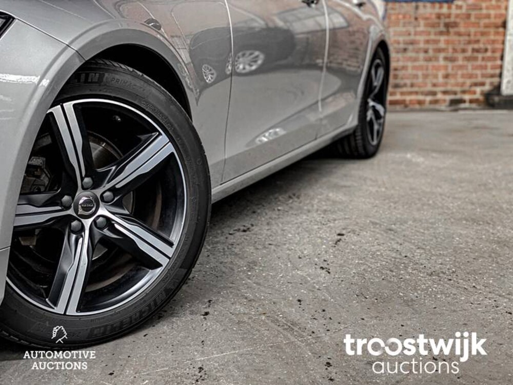Volvo V90 2.0 D3 R-Design 150PS 2018 -Orig. NL-, TD-326-B