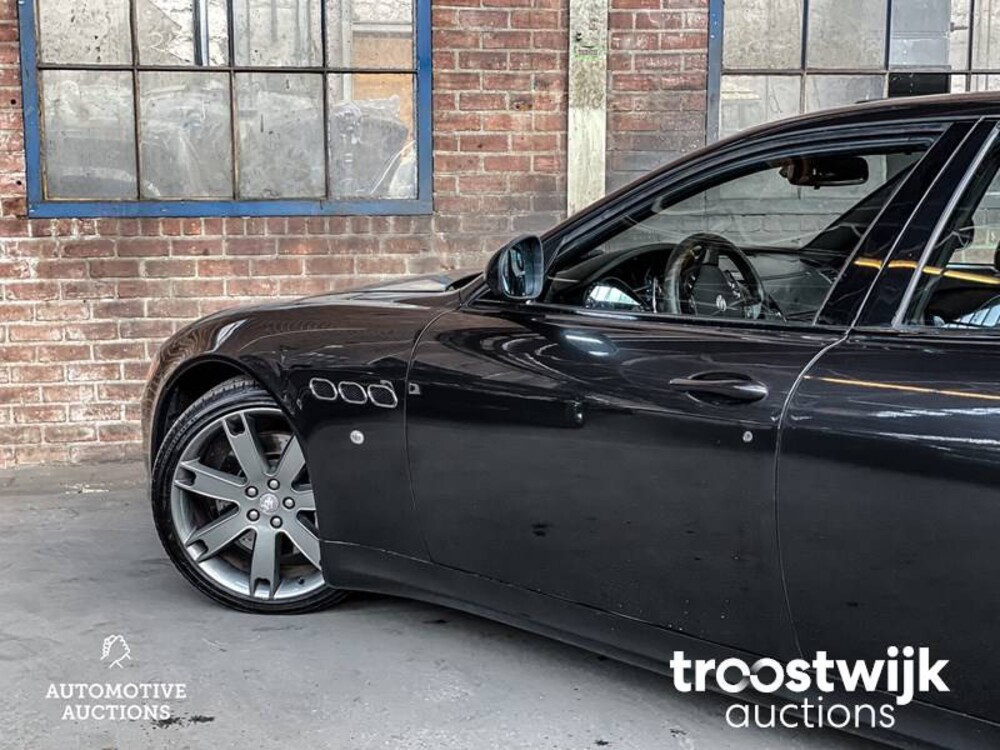 Maserati Quattroporte GTS 4.7 V8 439PS 2011