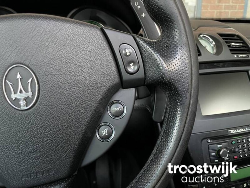 Maserati Quattroporte GTS 4.7 V8 439PS 2011