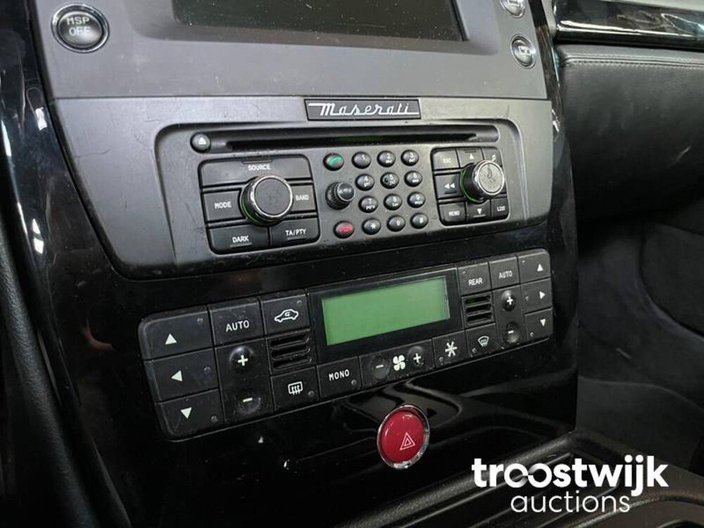 Maserati Quattroporte GTS 4.7 V8 439PS 2011