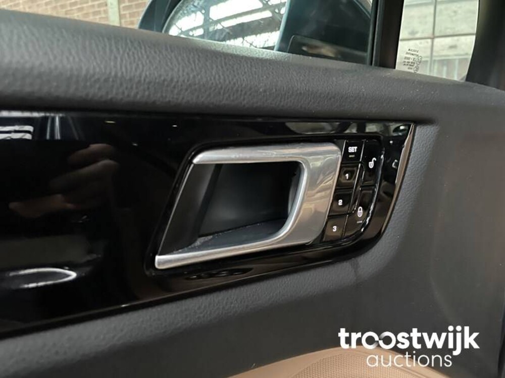 Porsche Cayenne 3.0 V6 340PS 2018 NEU-MODELL -Orig. NL-, ST-296-D