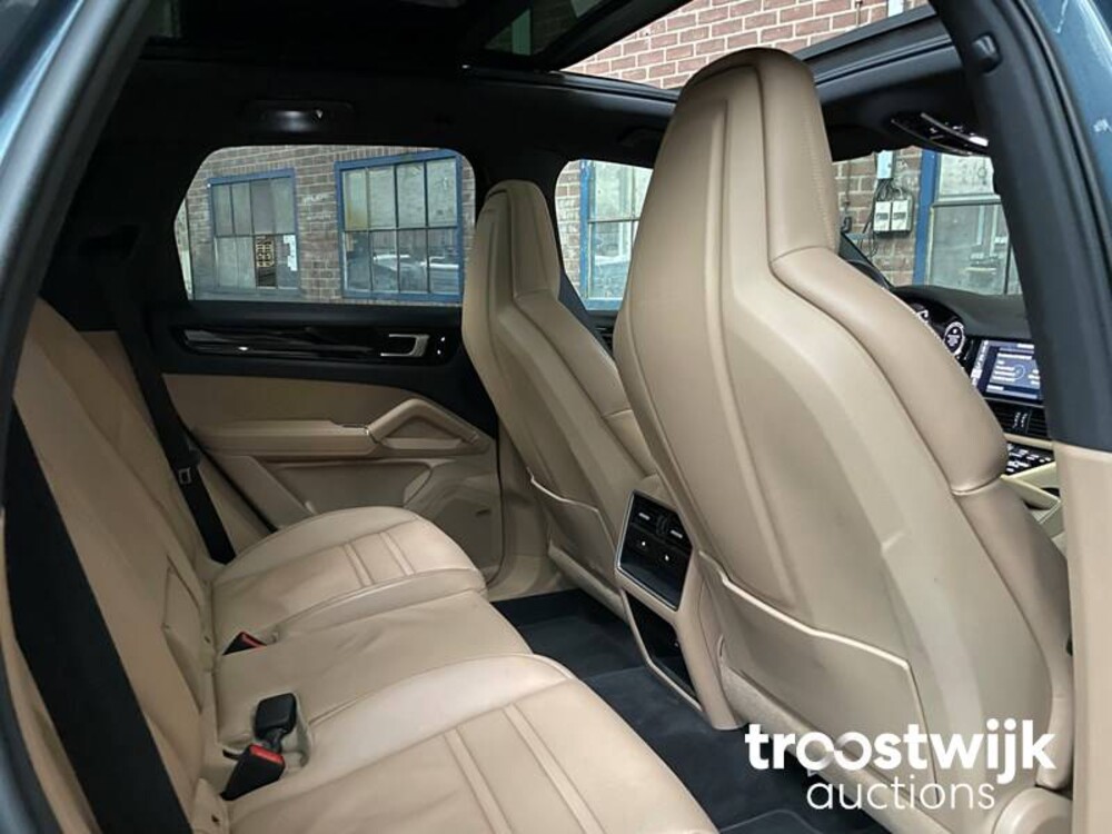 Porsche Cayenne 3.0 V6 340PS 2018 NEU-MODELL -Orig. NL-, ST-296-D