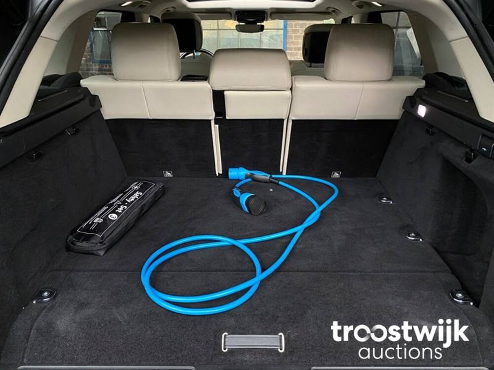 Land Rover 2.0 P400e HSE Dyn. 300PS 2019, R-009-FS