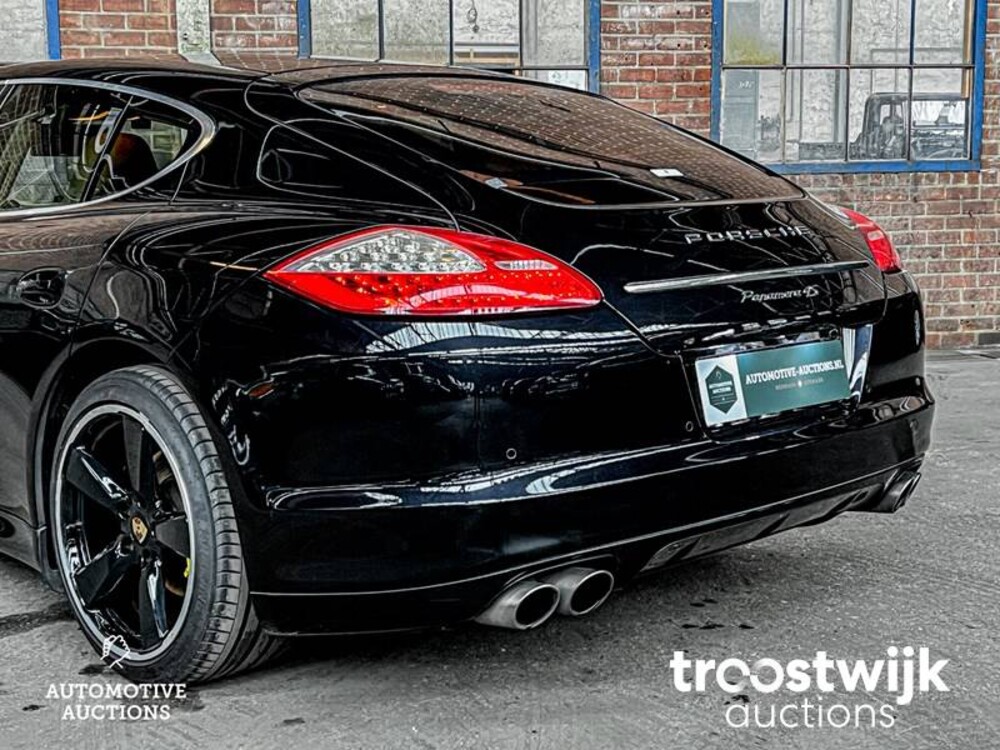 Porsche  Panamera 4S 4.8 V8  401PS 2010