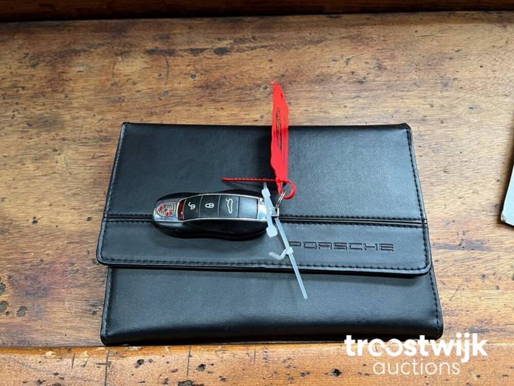 Porsche  Panamera 4S 4.8 V8  401PS 2010