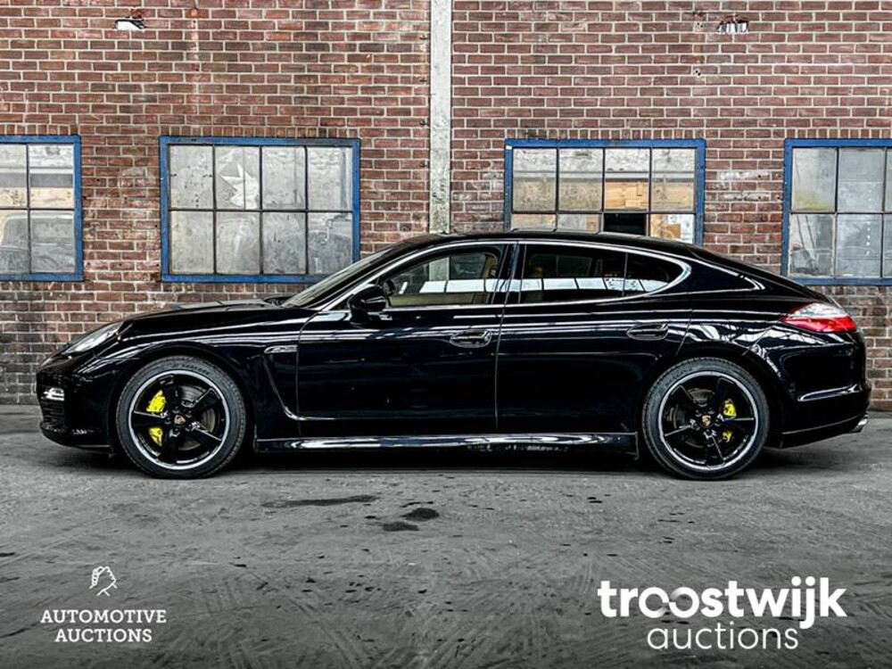 Porsche  Panamera 4S 4.8 V8  401PS 2010