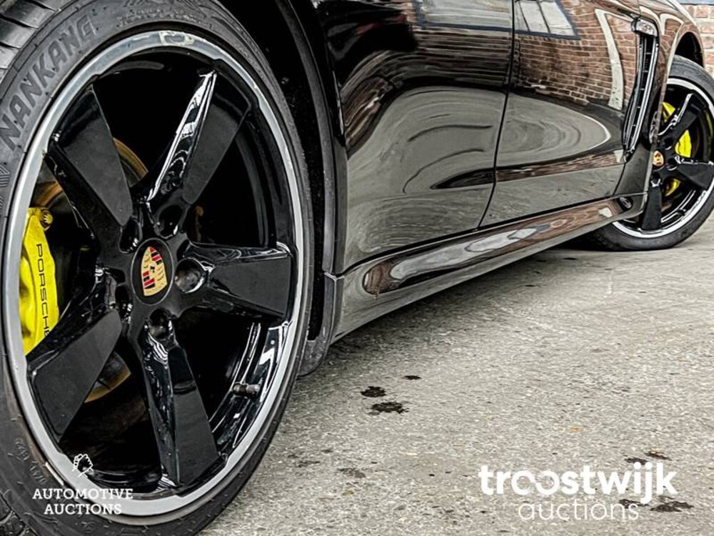 Porsche  Panamera 4S 4.8 V8  401PS 2010