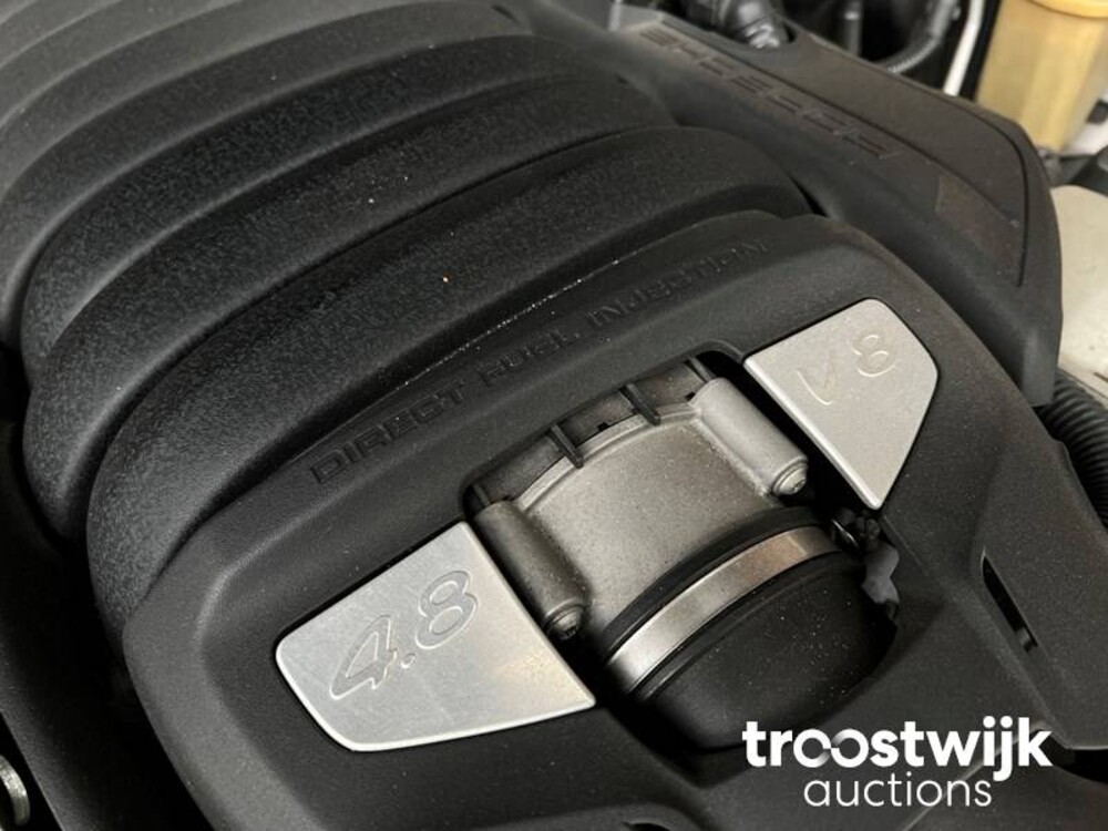 Porsche  Panamera 4S 4.8 V8  401PS 2010