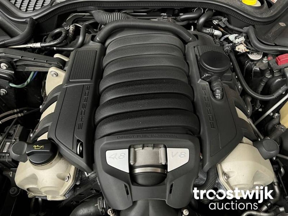 Porsche  Panamera 4S 4.8 V8  401PS 2010