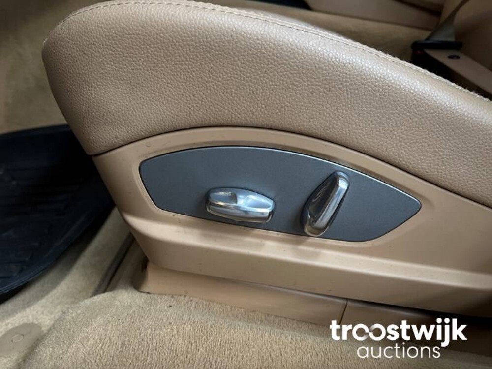 Porsche  Panamera 4S 4.8 V8  401PS 2010