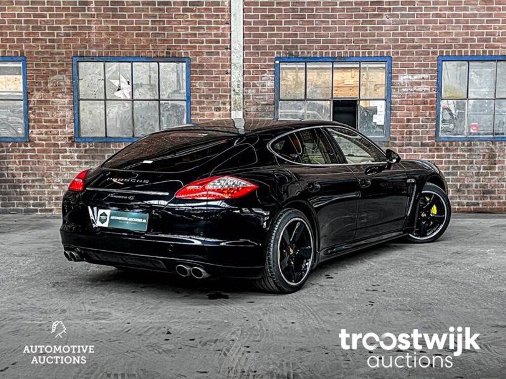 Porsche  Panamera 4S 4.8 V8  401PS 2010