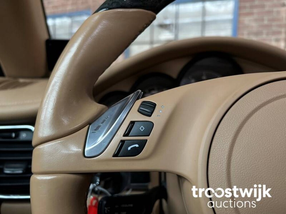 Porsche  Panamera 4S 4.8 V8  401PS 2010