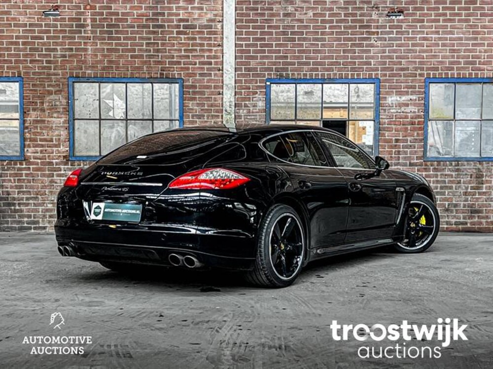 Porsche  Panamera 4S 4.8 V8  401PS 2010