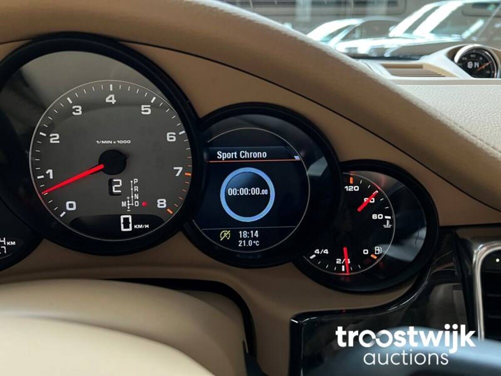 Porsche  Panamera 4S 4.8 V8  401PS 2010
