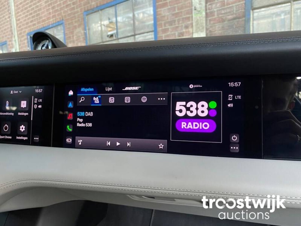 Porsche Taycan PERFORMANCE 84kWh Sport Chrono 381hp 2021 Herstellergarantie -Orig. NL-, L-982-RT