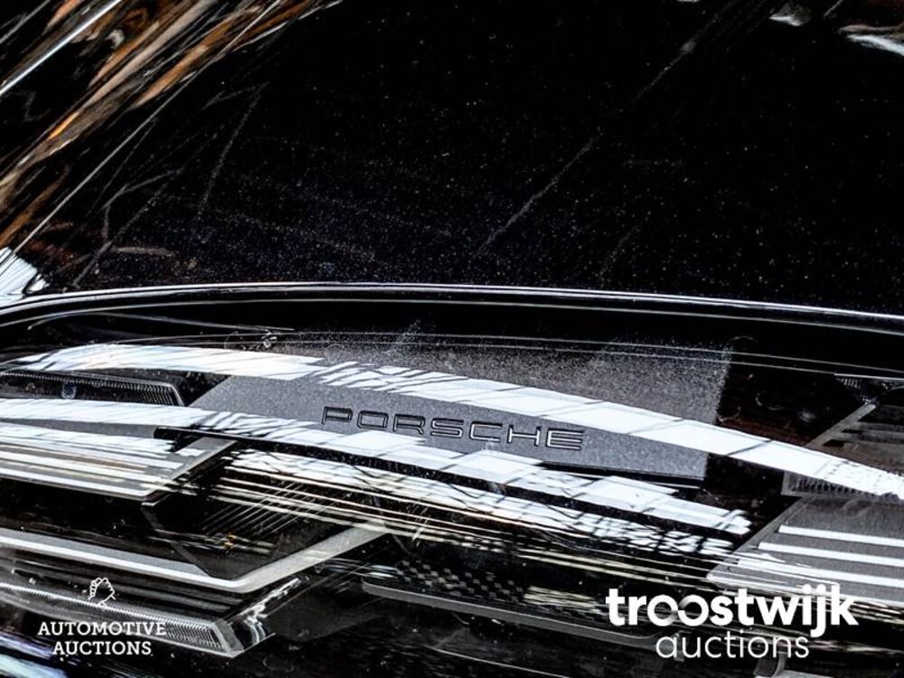 Porsche Taycan PERFORMANCE 84kWh Sport Chrono 381hp 2021 Herstellergarantie -Orig. NL-, L-982-RT