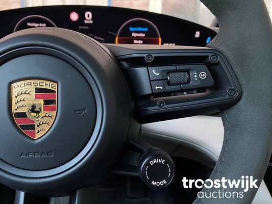 Porsche Taycan PERFORMANCE 84kWh Sport Chrono 381pk 2021 Fabrieksgarantie -Orig. NL-, L-982-RT