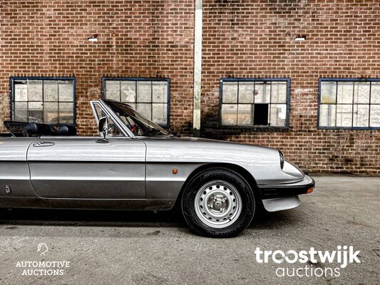 Alfa Romeo Spider 2.0 Veloce 128 PS 1984, JD-XP-73