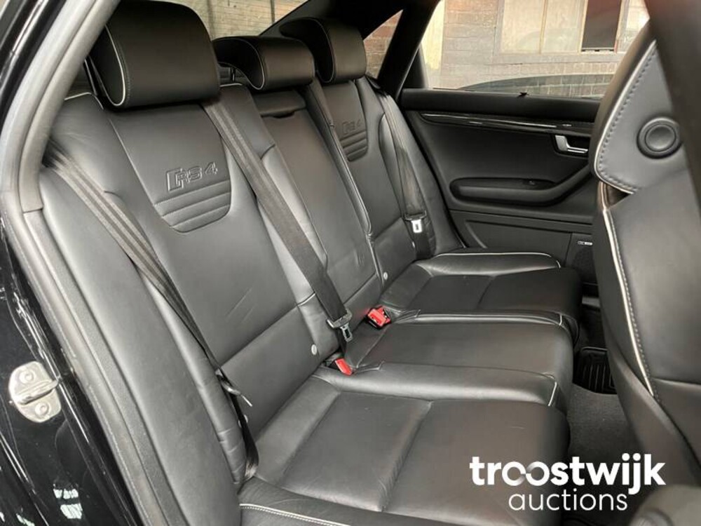 Audi RS4 4.2 V8 Quattro Sedan 420pk 2008 -Youngtimer-