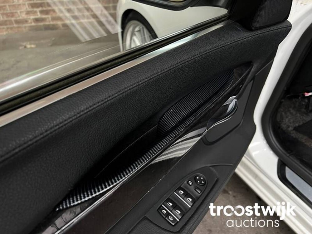 BMW 750Li  F02 4.4 7-serie 407pk 2010