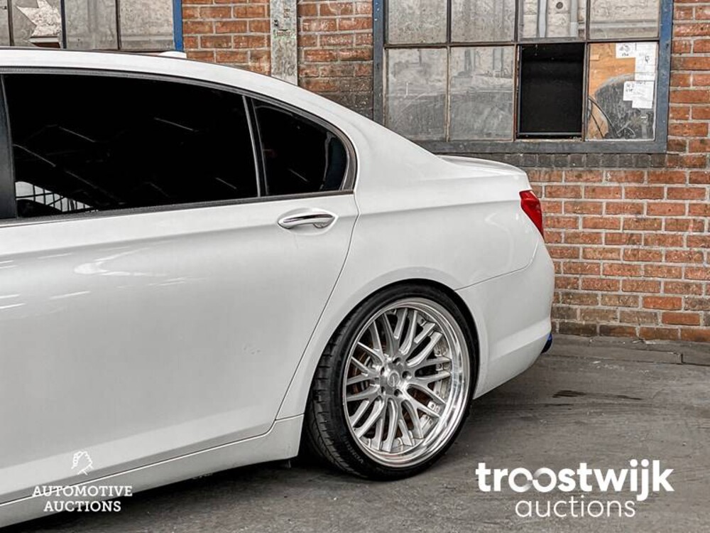 BMW 750Li  F02 4.4 7-serie 407pk 2010