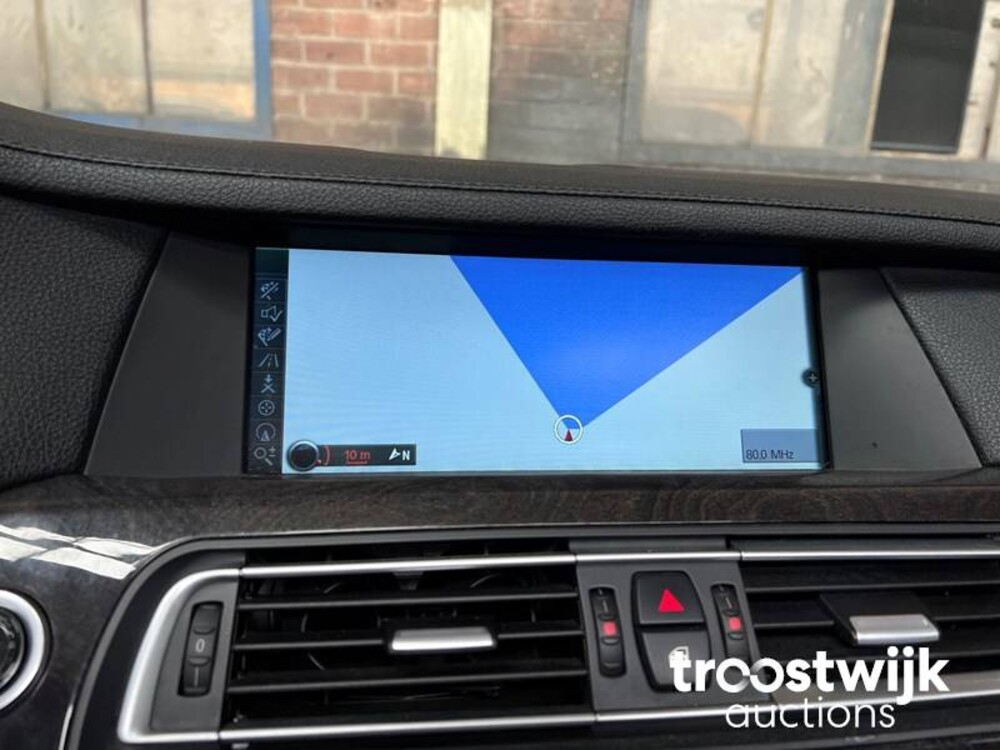 BMW 750Li  F02 4.4 7-serie 407pk 2010