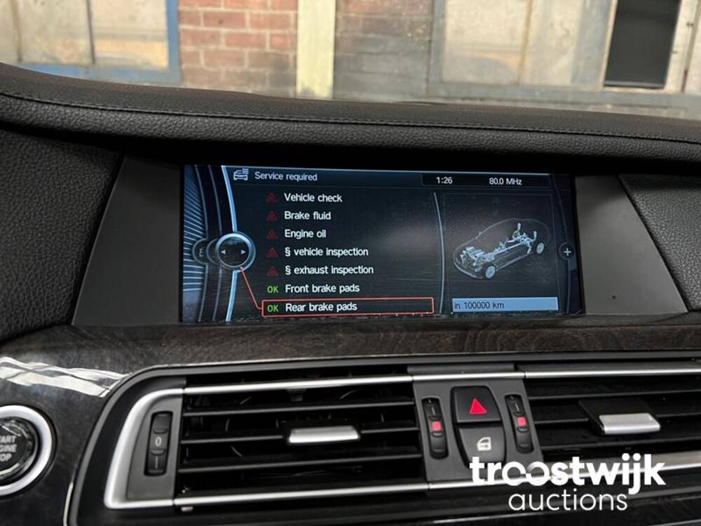 BMW 750Li  F02 4.4 7-serie 407pk 2010