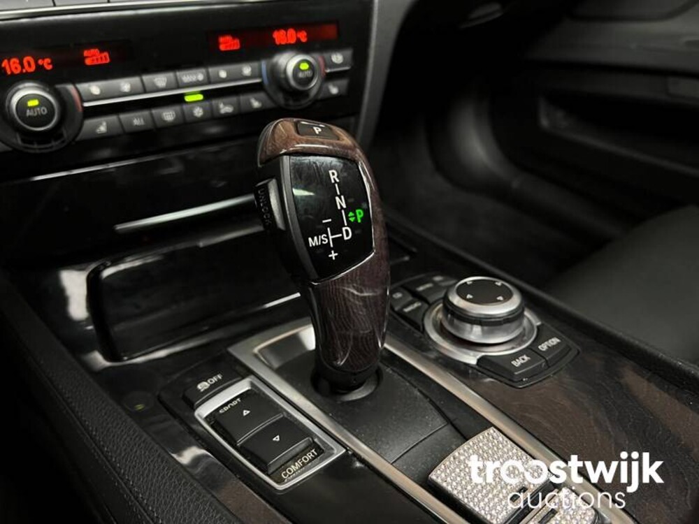 BMW 750Li  F02 4.4 7-serie 407pk 2010