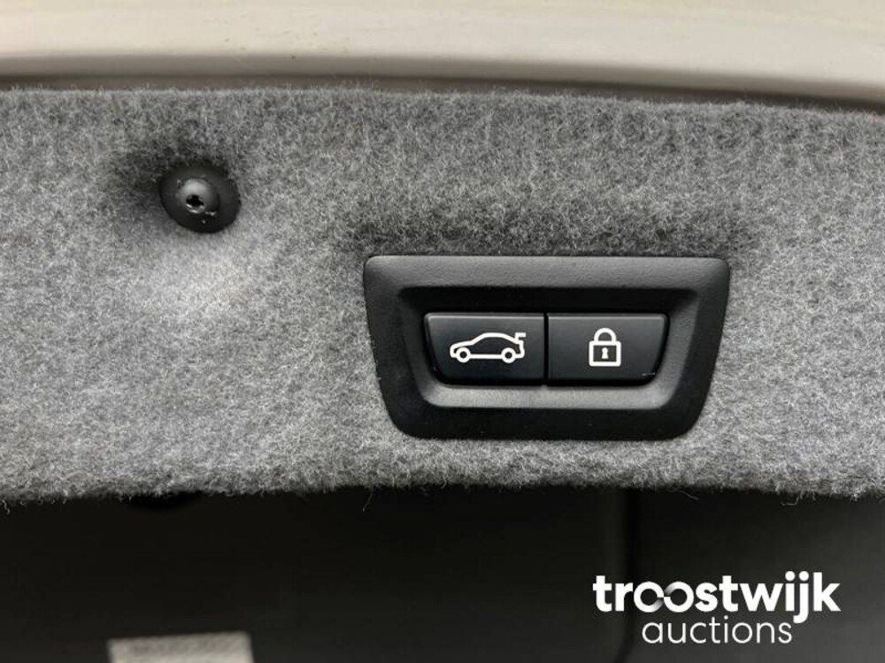 BMW 750Li  F02 4.4 7-serie 407pk 2010