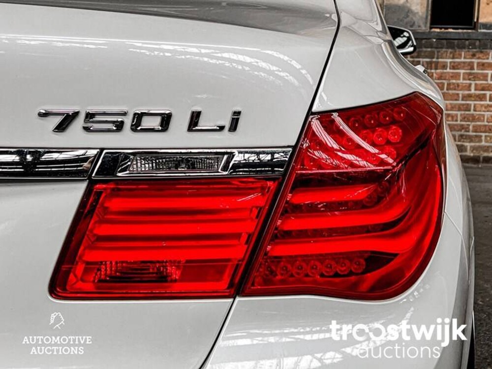 BMW 750Li  F02 4.4 7-serie 407pk 2010