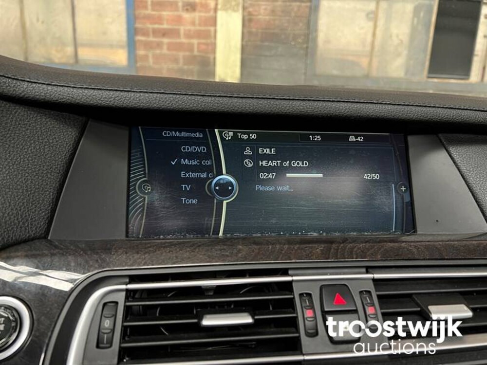 BMW 750Li  F02 4.4 7-serie 407pk 2010