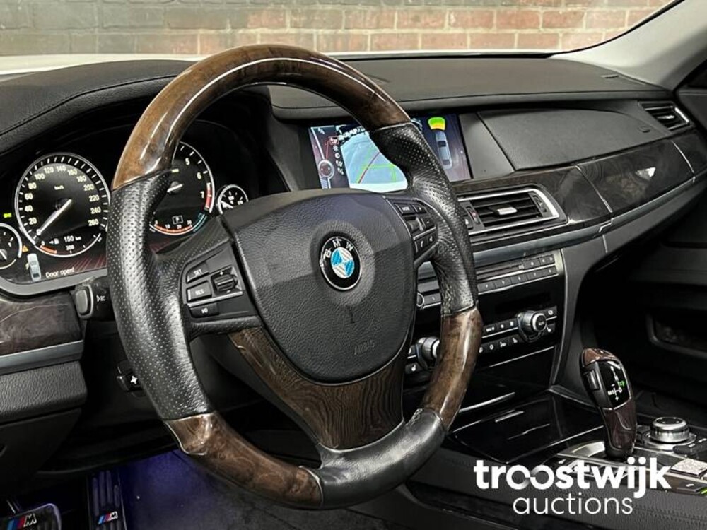 BMW 750Li  F02 4.4 7-serie 407pk 2010