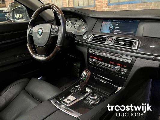 BMW 750Li  F02 4.4 7-serie 407pk 2010