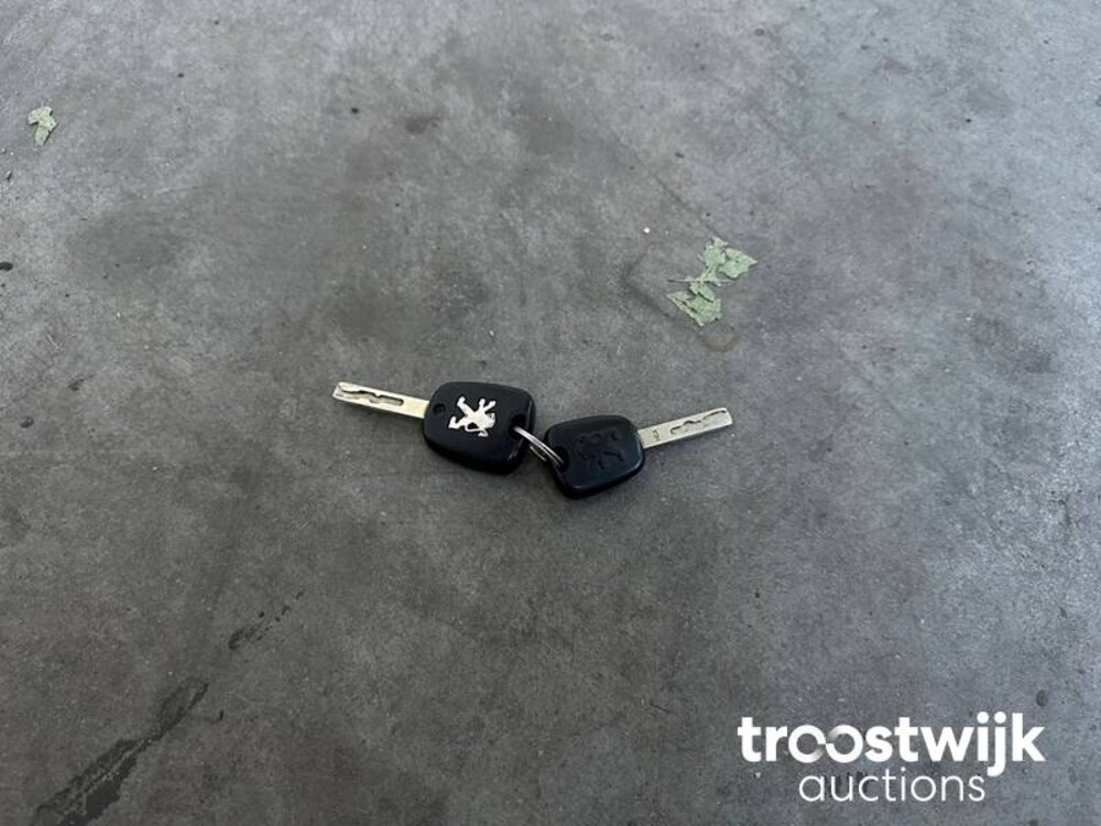 Peugeot 307 1.6-16V XT 109hp 2004 -Orig. NL-, 09-PL-JS