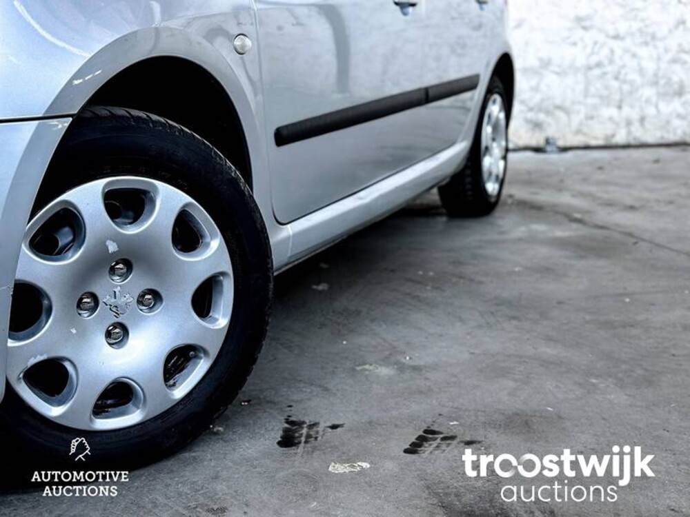 Peugeot 307 1.6-16V XT 109hp 2004 -Orig. NL-, 09-PL-JS